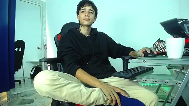 Snapshot of Zacktk7 chatting on 16, 12, 2024 Zacktk7 online show from 16, 12, 2024