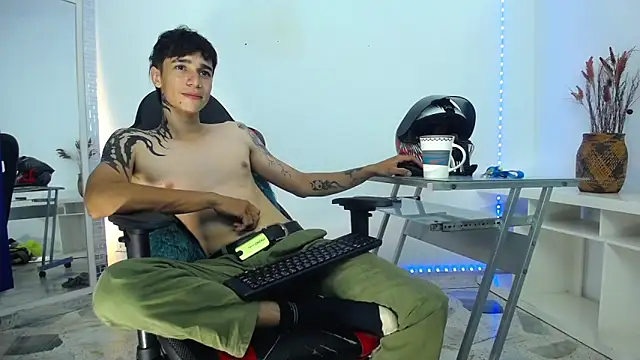 Snapshot of Zacktk7 chatting on 18, 12, 2024 Zacktk7 online show from 18, 12, 2024