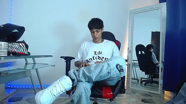 Snapshot of Zacktk7 chatting on 23, 12, 2024 Zacktk7 online show from 23, 12, 2024