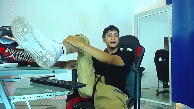 Snapshot of Zacktk7 chatting on 31, 12, 2024 Zacktk7 online show from 31, 12, 2024