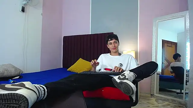 Snapshot of Zacktk7 chatting on 2, 1, 2025 Zacktk7 online show from 2, 1, 2025