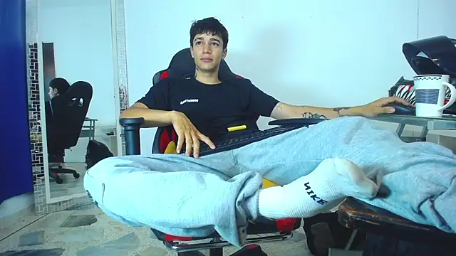 Snapshot of Zacktk7 chatting on 10, 1, 2025 Zacktk7 online show from 10, 1, 2025