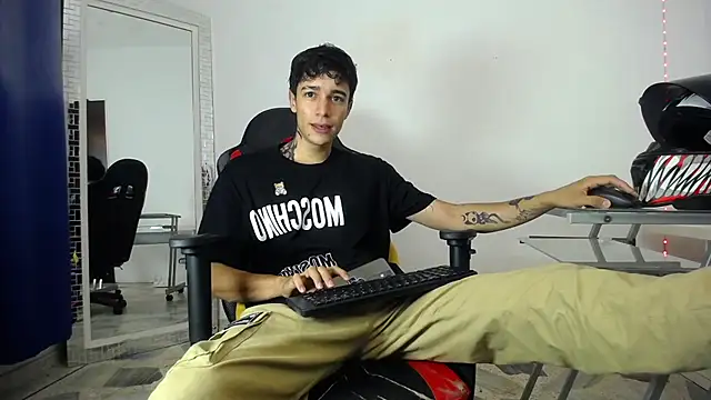 Snapshot of Zacktk7 chatting on 13, 1, 2025 Zacktk7 online show from 13, 1, 2025