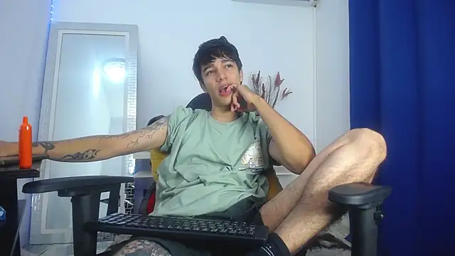 Snapshot of Zacktk7 chatting on 8, 2, 2025 Zacktk7 online show from 8, 2, 2025