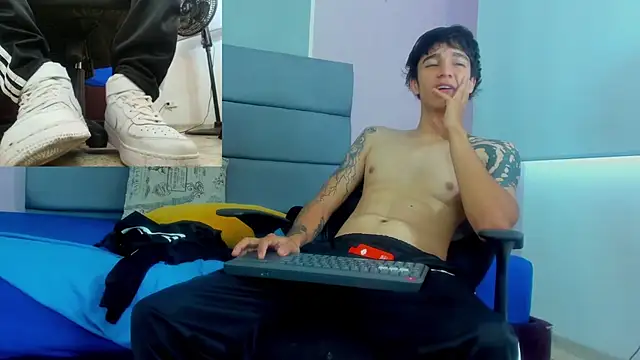 Snapshot of Zacktk7 chatting on 8, 2, 2025 Zacktk7 online show from 8, 2, 2025