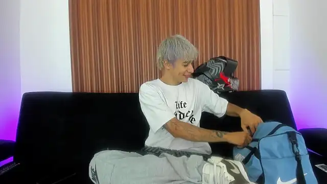 Snapshot of Zacktk7 chatting on 20, 2, 2025 Zacktk7 online show from 20, 2, 2025