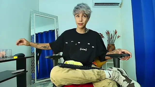 Snapshot of Zacktk7 chatting on 26, 2, 2025 Zacktk7 online show from 26, 2, 2025