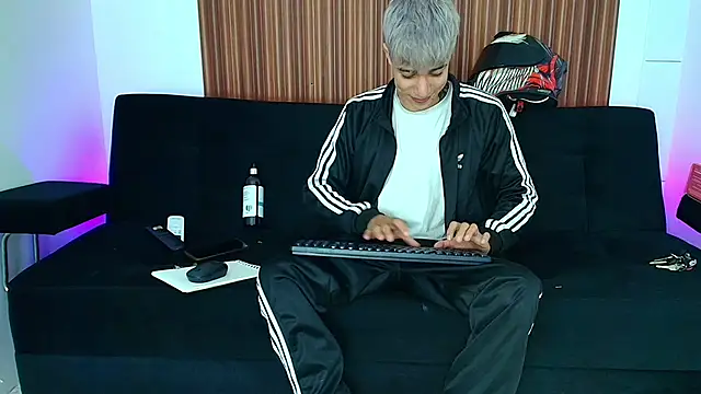 Snapshot of Zacktk7 chatting on 7, 3, 2025 Zacktk7 online show from 7, 3, 2025