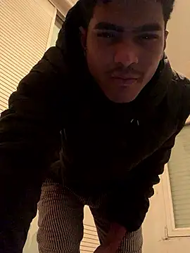 Snapshot of Ryan-hot chatting on 4, 12, 2024 Ryan-hot online show from 4, 12, 2024