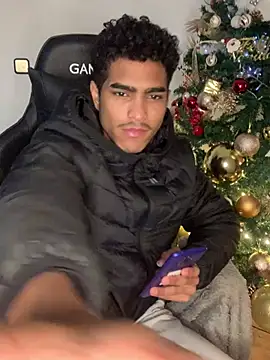 Snapshot of Ryan-hot chatting on 12, 12, 2024 Ryan-hot online show from 12, 12, 2024