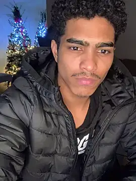 Snapshot of Ryan-hot chatting on 17, 12, 2024 Ryan-hot online show from 17, 12, 2024