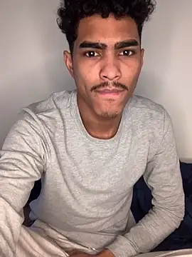 Snapshot of Ryan-hot chatting on 5, 1, 2025 Ryan-hot online show from 5, 1, 2025