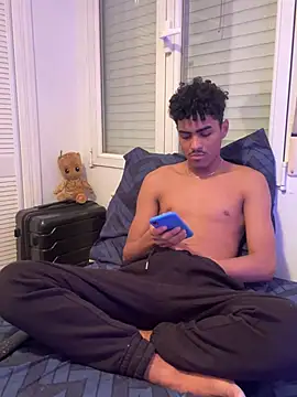 Snapshot of Ryan-hot chatting on 4, 3, 2025 Ryan-hot online show from 4, 3, 2025