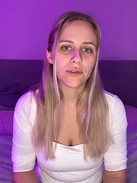 Snapshot of lunawolf21 chatting on 20, 11, 2025 lunawolf21 online show from 20, 11, 2025