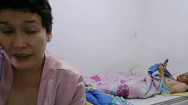 Snapshot of luxandracon23 chatting on 24, 2, 2026 luxandracon23 online show from 24, 2, 2026