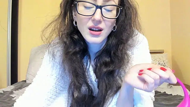 Baby Jewel online show from 2, 12, 2025