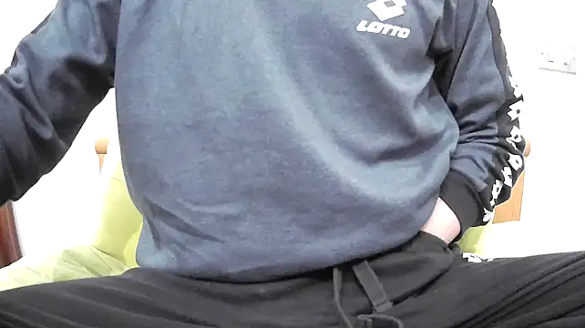 Snapshot of maxdoingthings chatting on 23, 12, 2024 maxdoingthings online show from 23, 12, 2024