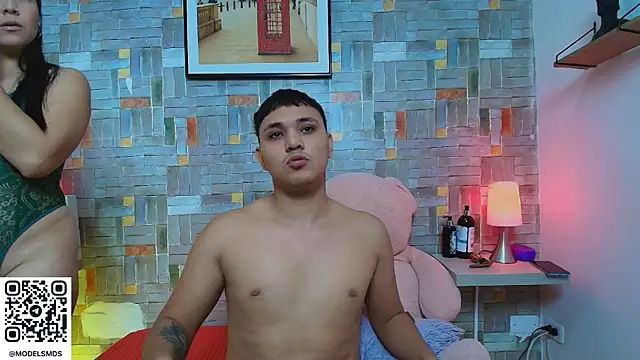 Snapshot of couple_lovelyds chatting on 4, 11, 2025 couple lovelyds online show from 4, 11, 2025