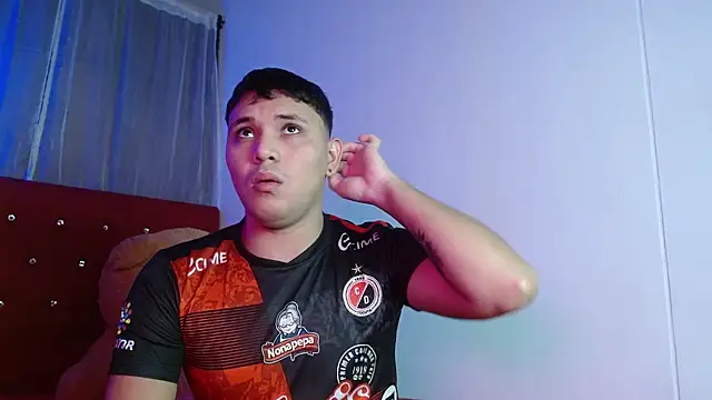 Snapshot of couple_lovelyds chatting on 7, 11, 2025 couple lovelyds online show from 7, 11, 2025