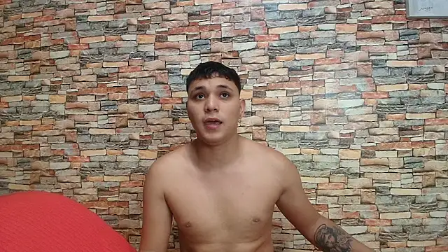 Snapshot of couple_lovelyds chatting on 8, 11, 2025 couple lovelyds online show from 8, 11, 2025