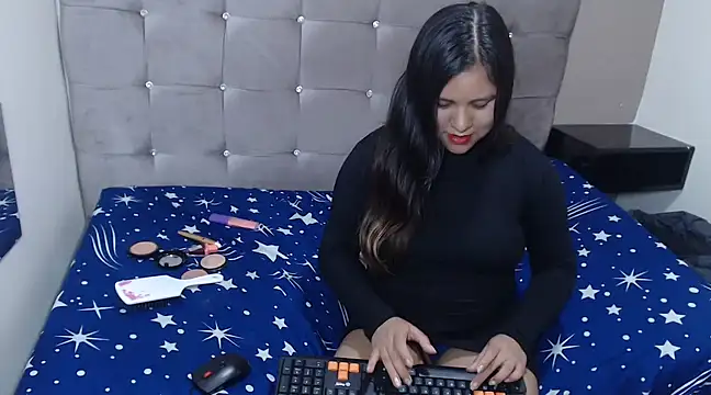 Snapshot of stephanieross202cl chatting on 7, 1, 2025 stephanieross202cl online show from 7, 1, 2025