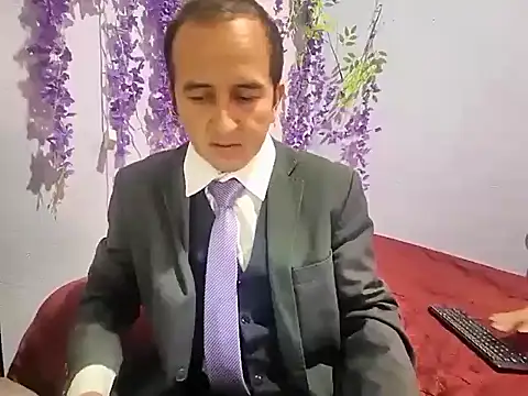 yazforeSolo online show from 9, 10, 2025