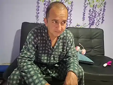 yazforeSolo online show from 6, 11, 2025