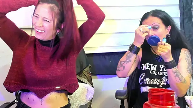 Snapshot of catt_evans1 chatting on 18, 12, 2024 catt evans1 online show from 18, 12, 2024