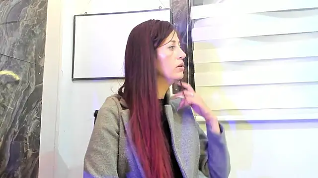 Snapshot of catt_evans1 chatting on 19, 12, 2024 catt evans1 online show from 19, 12, 2024