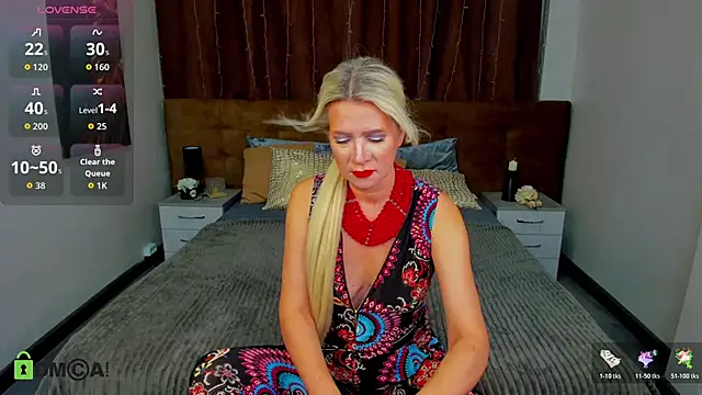 Luna  Lewis online show from 24, 10, 2025