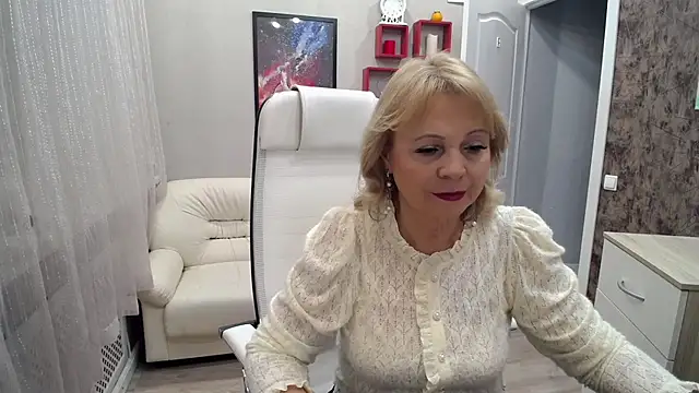 Milla Cutie18 online show from 31, 10, 2025