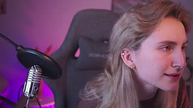 LuxRayi online show from 13, 1, 2025