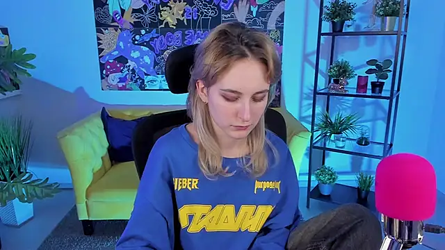 LuxRayi online show from 20, 2, 2025