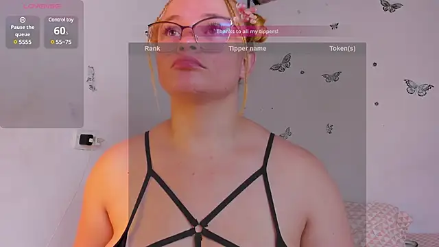 Mila Volkovich online show from 31, 1, 2025