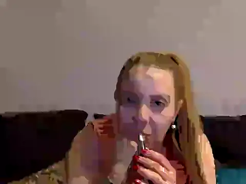 Snapshot of MadaHoney chatting on 16, 3, 2026 MadaHoney online show from 16, 3, 2026