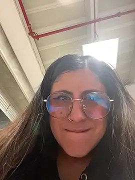 girl anni online show from 12, 2, 2025