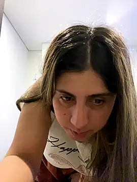 Snapshot of girl_anni chatting on 10, 10, 2025 girl anni online show from 10, 10, 2025