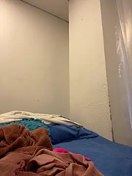 Snapshot of girl_anni chatting on 21, 10, 2025 girl anni online show from 21, 10, 2025