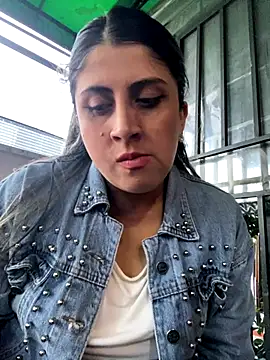 Snapshot of girl_anni chatting on 22, 10, 2025 girl anni online show from 22, 10, 2025