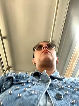 Snapshot of girl_anni chatting on 23, 10, 2025 girl anni online show from 23, 10, 2025