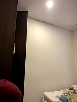 Snapshot of girl_anni chatting on 2, 11, 2025 girl anni online show from 2, 11, 2025