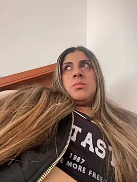 Snapshot of girl_anni chatting on 6, 11, 2025 girl anni online show from 6, 11, 2025