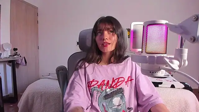 Snapshot of Sakito_Tokio chatting on 28, 10, 2025 Sakito Tokio online show from 28, 10, 2025