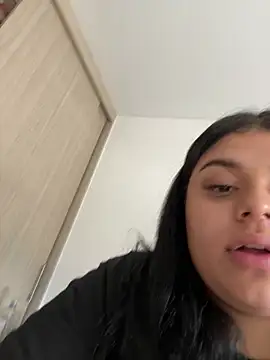 alissonfernandez  online show from 1, 1, 2025