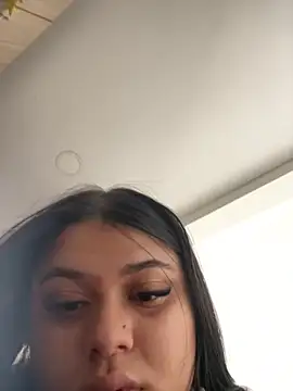 alissonfernandez  online show from 11, 1, 2025