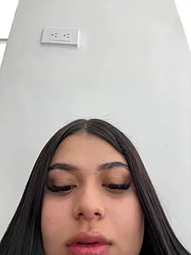alissonfernandez  online show from 16, 1, 2025