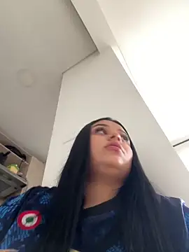 alissonfernandez  online show from 17, 1, 2025