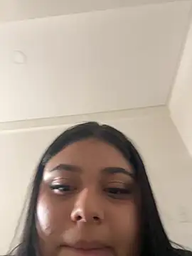 alissonfernandez  online show from 22, 1, 2025