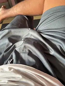 Snapshot of Desiboy___21 chatting on 15, 12, 2024 Desiboy 21 online show from 15, 12, 2024