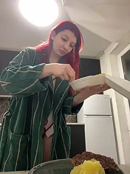 Alissa kiss online show from 3, 3, 2025